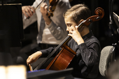 Anton Dietze am Violoncello