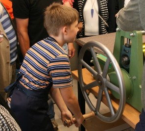 Drucken in der Kartenmacherwerkstatt