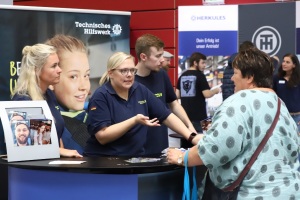 Impressionen zur JOB Chance 2023 am Stand des Technischen Hilfswerks