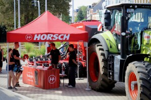 Die Firma Horsch hatte schweres Gerät aufgefahren