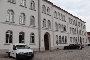 Das neue Verwaltungsgebäude in der Schmöllner Schloßstraße 10.