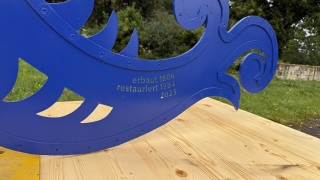 Schriftzug „erbaut 1888, restauriert 1984 und 2025“