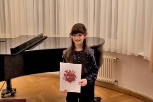 Annelie Otto, 11 Jahre, Klasse Arve Stavran, AG II, 23 Punkte, hervorragendes Ergebnis, 1. Preis mit Weiterleitung zum Landeswettbewerb.