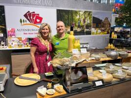 Der Holler-Hof stellte seine hochwertigen Ziegenprodukte aus eigener Herstellung vor.