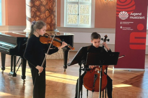 Alexandra Mellinghoff (Violine) Anton Dietze (Violoncello)